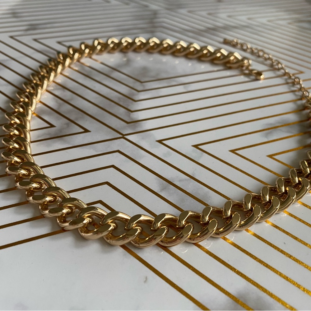 Chunky Chainlink Choker Not Real Gold NWOT